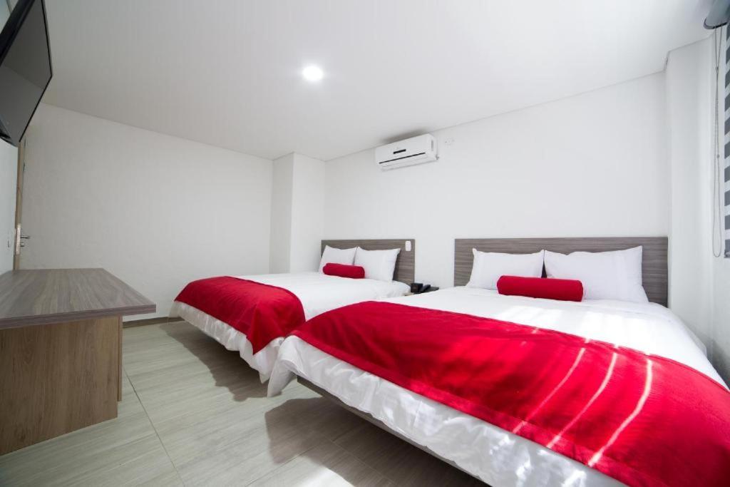 Hotel Med 70 Medellín Dış mekan fotoğraf