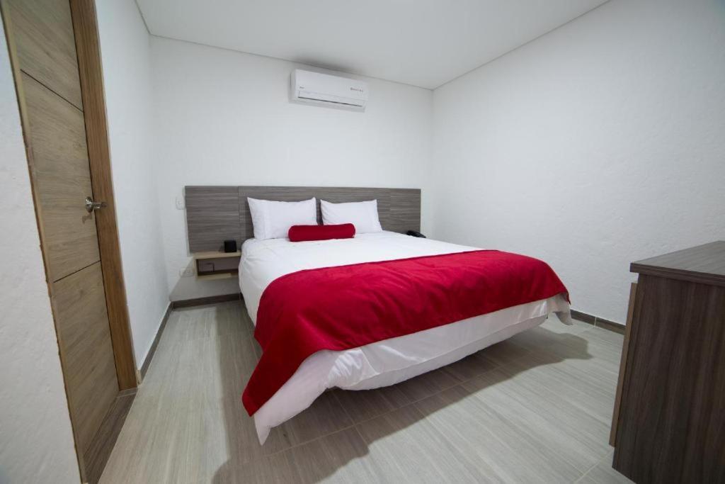 Hotel Med 70 Medellín Dış mekan fotoğraf