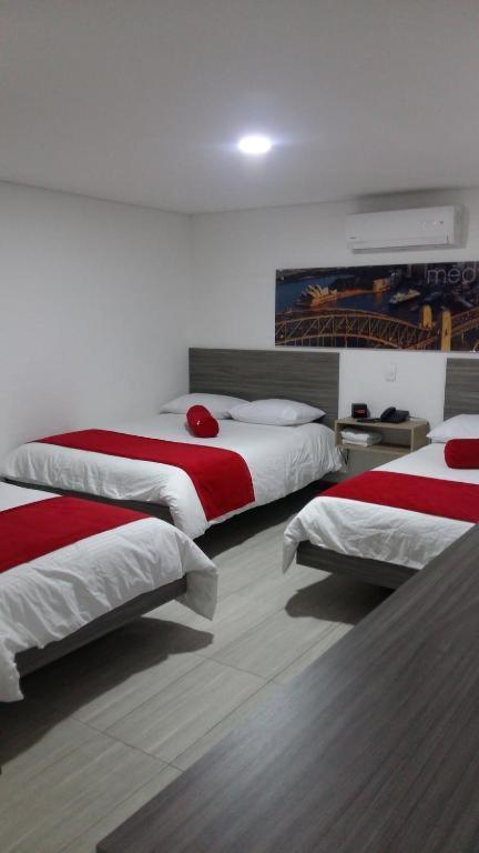 Hotel Med 70 Medellín Dış mekan fotoğraf
