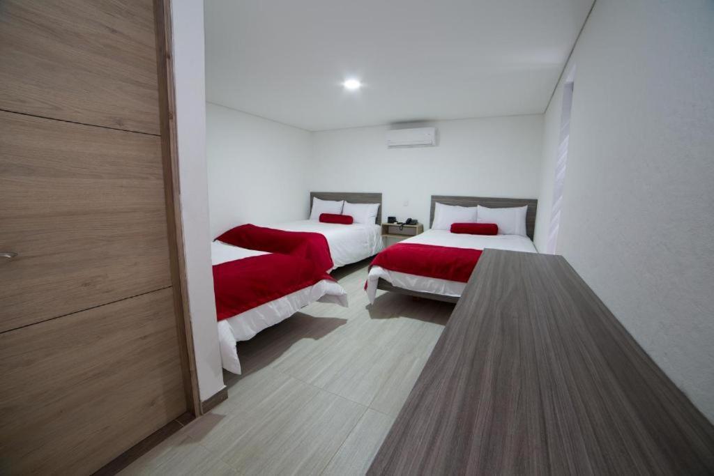 Hotel Med 70 Medellín Dış mekan fotoğraf