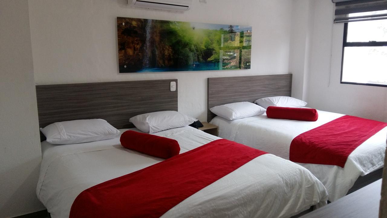 Hotel Med 70 Medellín Dış mekan fotoğraf