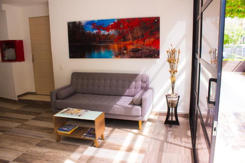 Hotel Med 70 Medellín Dış mekan fotoğraf