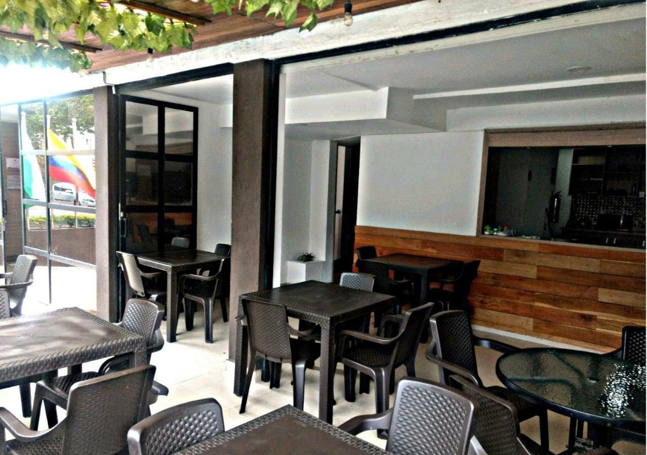 Hotel Med 70 Medellín Dış mekan fotoğraf